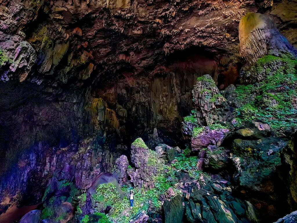 Kho-Muong-cave2