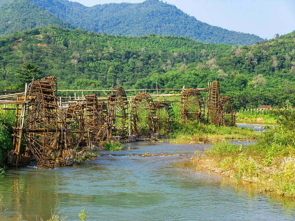 water-wheels-in-pu-luong-nature-reserve