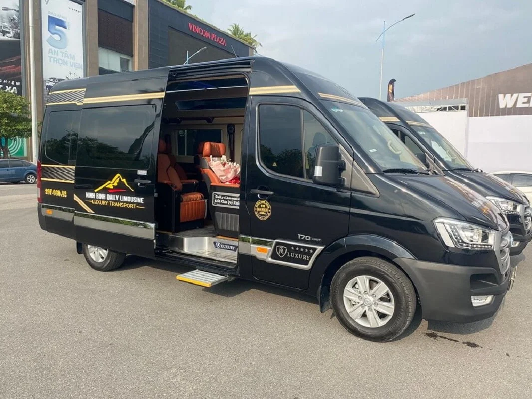 Limousine bus from Hanoi to Ninh Binh