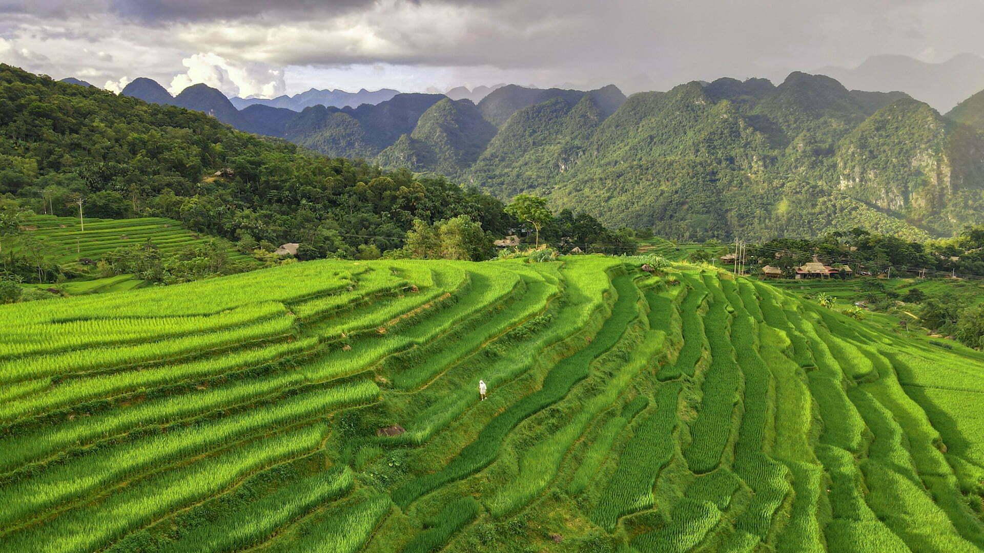 A ROMANTIC VACATION IN VIETNAM