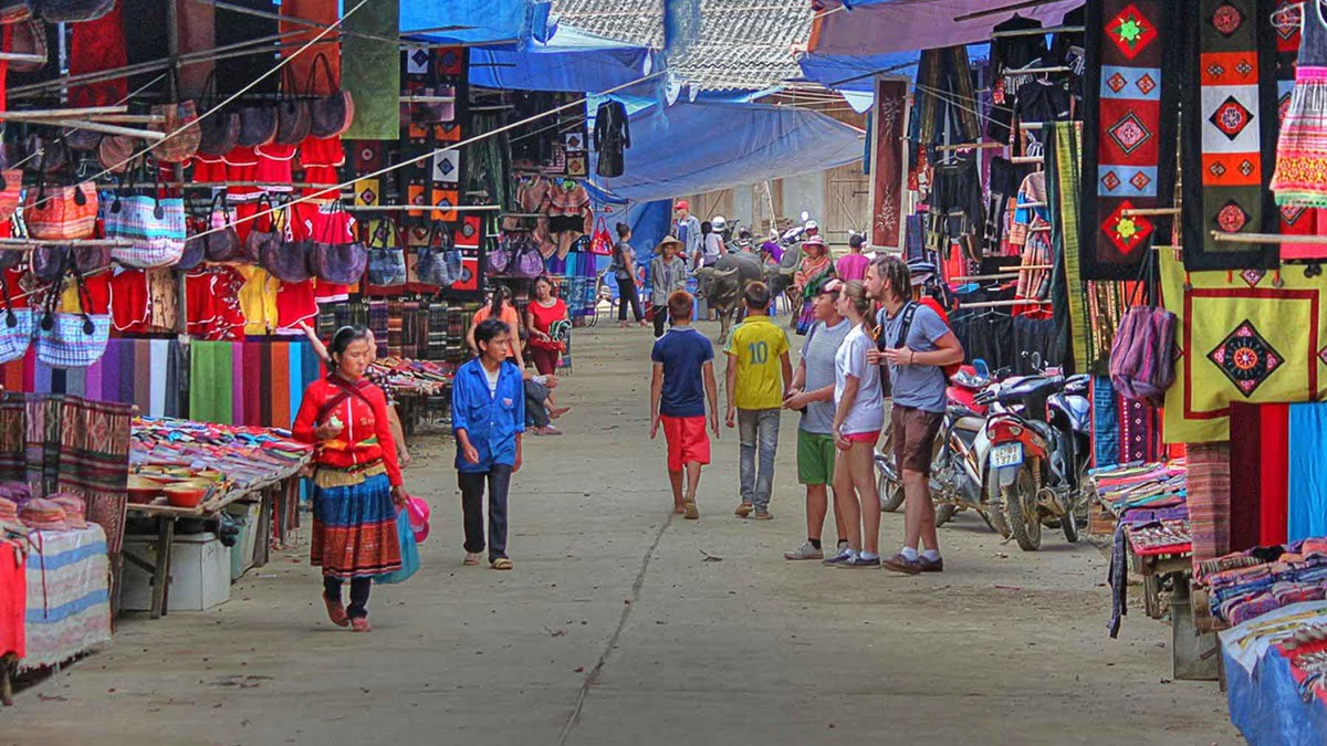 beautiful ethnic markets in North Vietnam