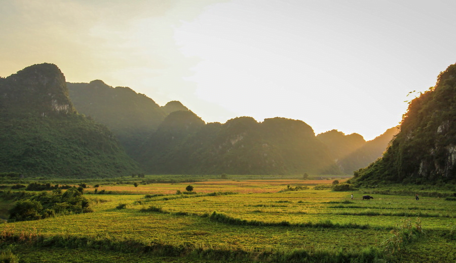 Sunrise in Phong Nha Ke Bang national park