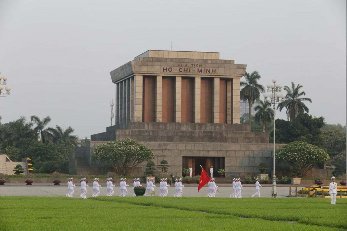 Lễ thượng cờ tại Lăng Chủ tịch Hồ Chí Minh
