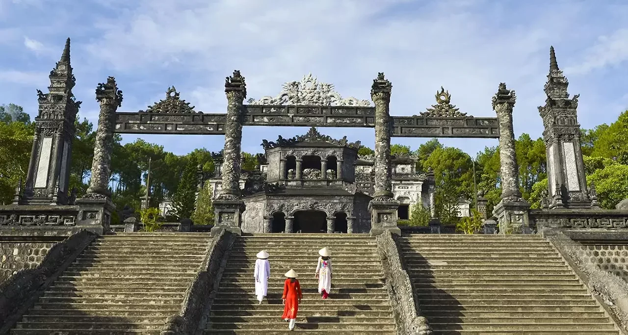 Top 10 unique activities should work in Hue and ancient citadel of Vietnam Khai Dinh’s Tomb