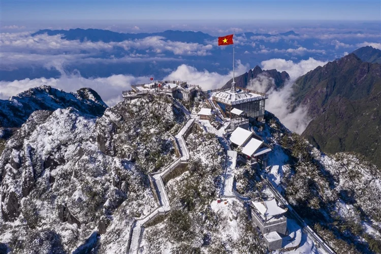 Đỉnh Fansipan mùa đông Đỉnh Fansipan mùa đông
