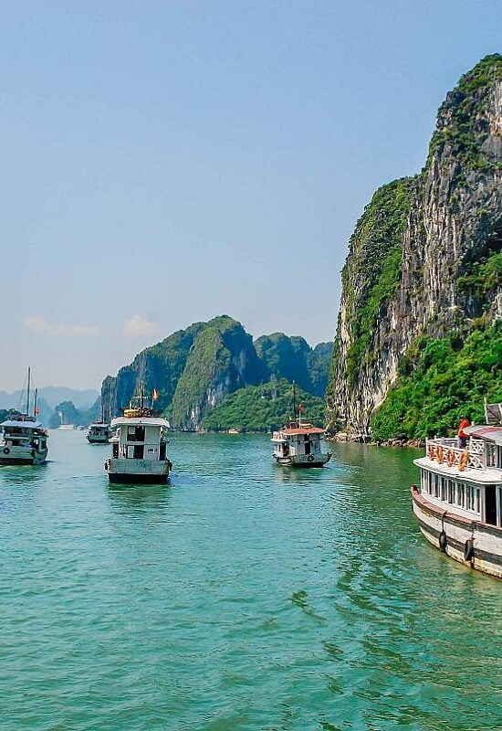 Go sightseeing around Ha Long Bay, Vietnam by cruise