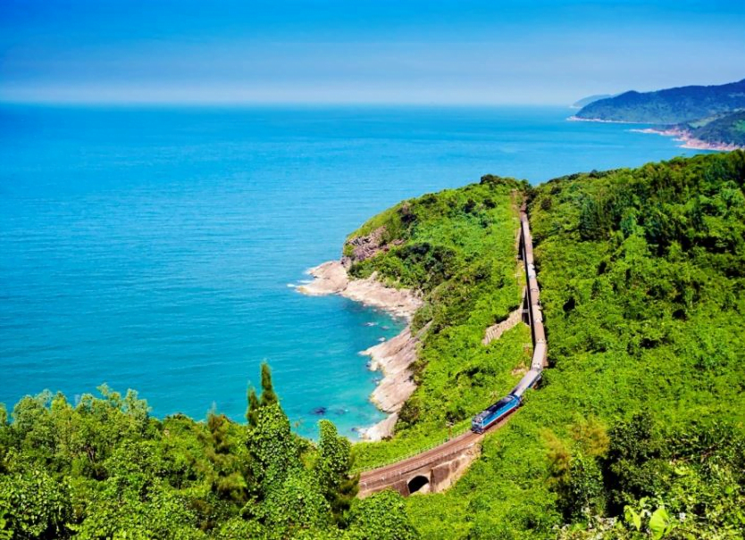 Train Danang - Hue