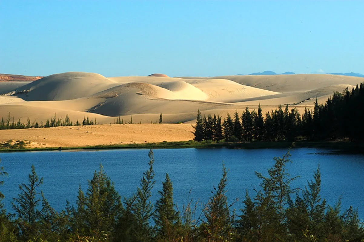 WHAT TO DO IN MUI NE VIETNAM? Bau Trang sand in Mũi Né Vietnam