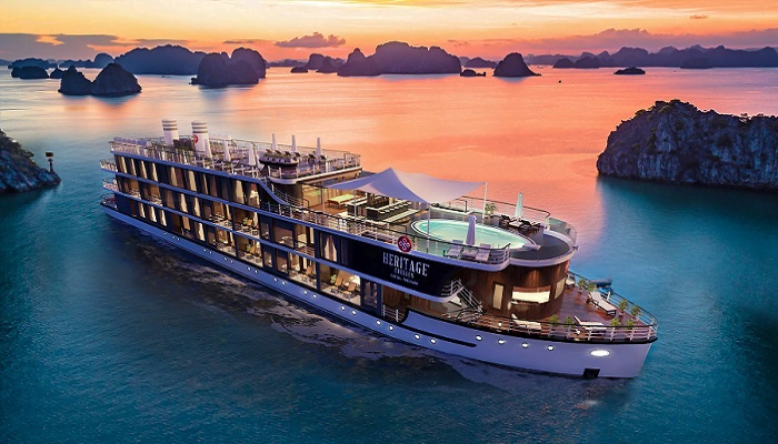 Cruise on Halong Bay for couples