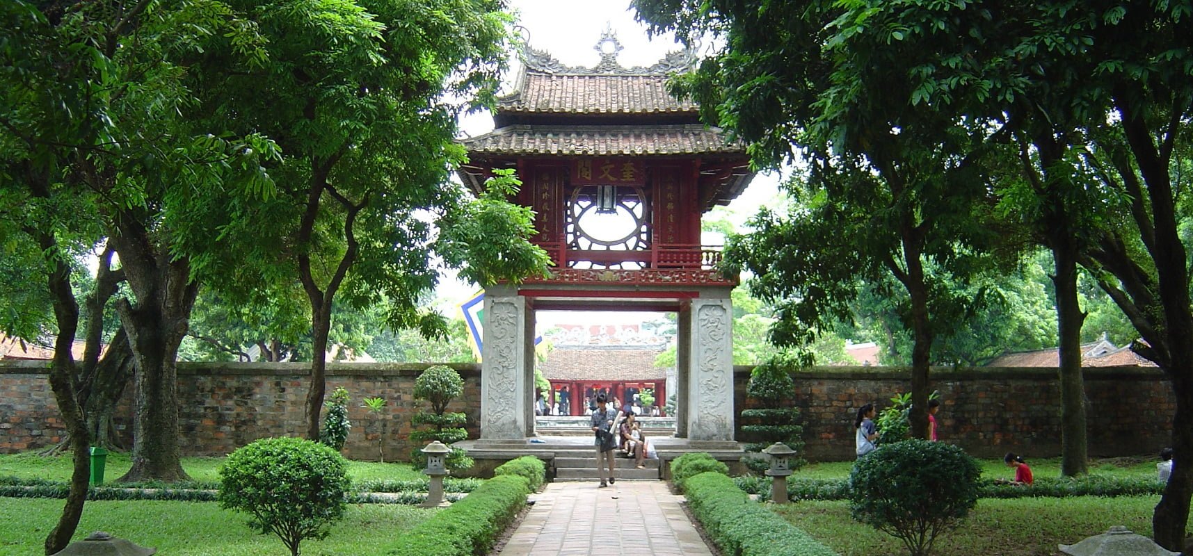 Văn miếu Quốc Tử Giám– trường đại học đầu tiên Việt Nam