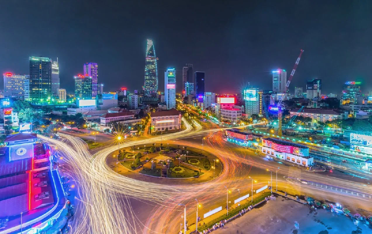 What to do on a 12 -day trip to Vietnam? Ho Chi Minh city- the city of no sleep