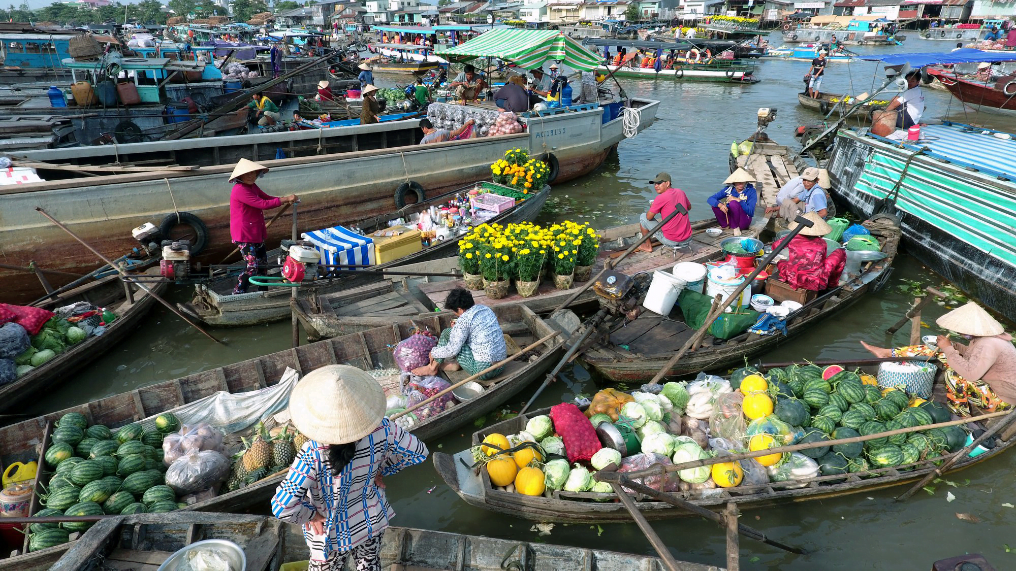 Cai Rang Floating Market in Can Tho, Mekong Delta