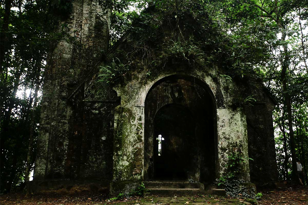 Abandoned church in Ba Vi National Park - Hanoi