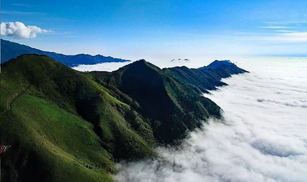 Sống lưng Khủng Long, Tà Xùa Sống lưng Khủng Long, Tà Xùa