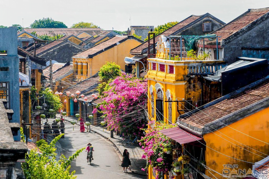Hoi An - ancient city for couples