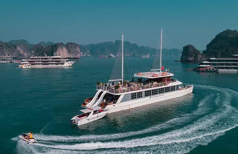 Cruise trip in Bai Tu Long Bay
