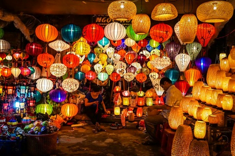 Chợ đêm Nguyễn Hoàng Hội An