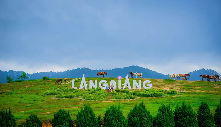 Núi Langbiang Đà Lạt