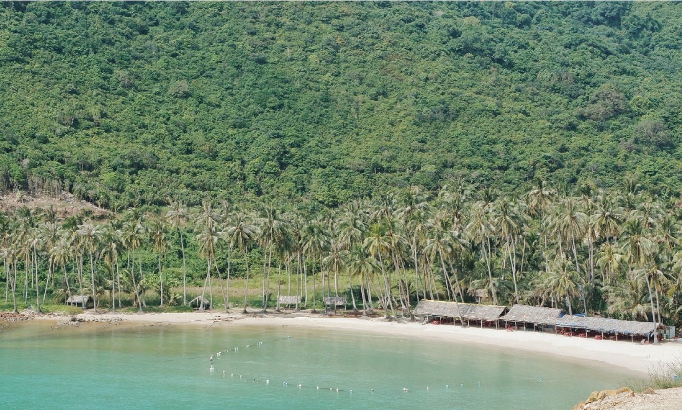 Thiên đường nhiệt đới nằm giữa rặng dừa xanh