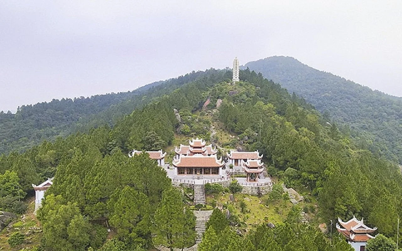 Chùa Hương với phong cảnh non nước hữu tình