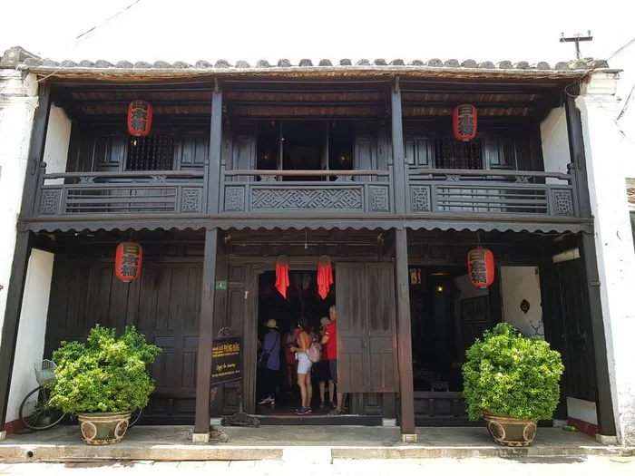 Nhà cổ Phùng Hưng 