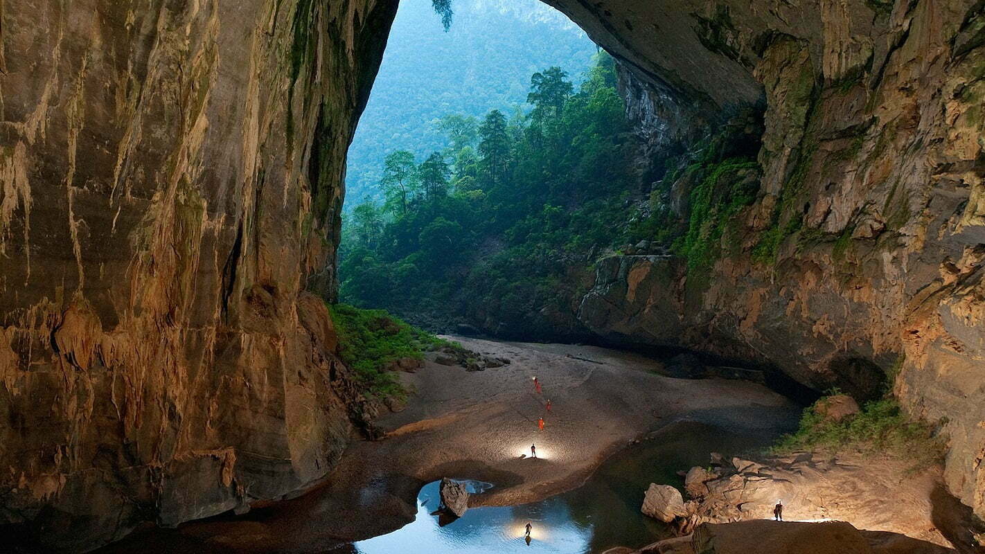 Địa điểm trekking lý tưởng Việt Nam- hang Én