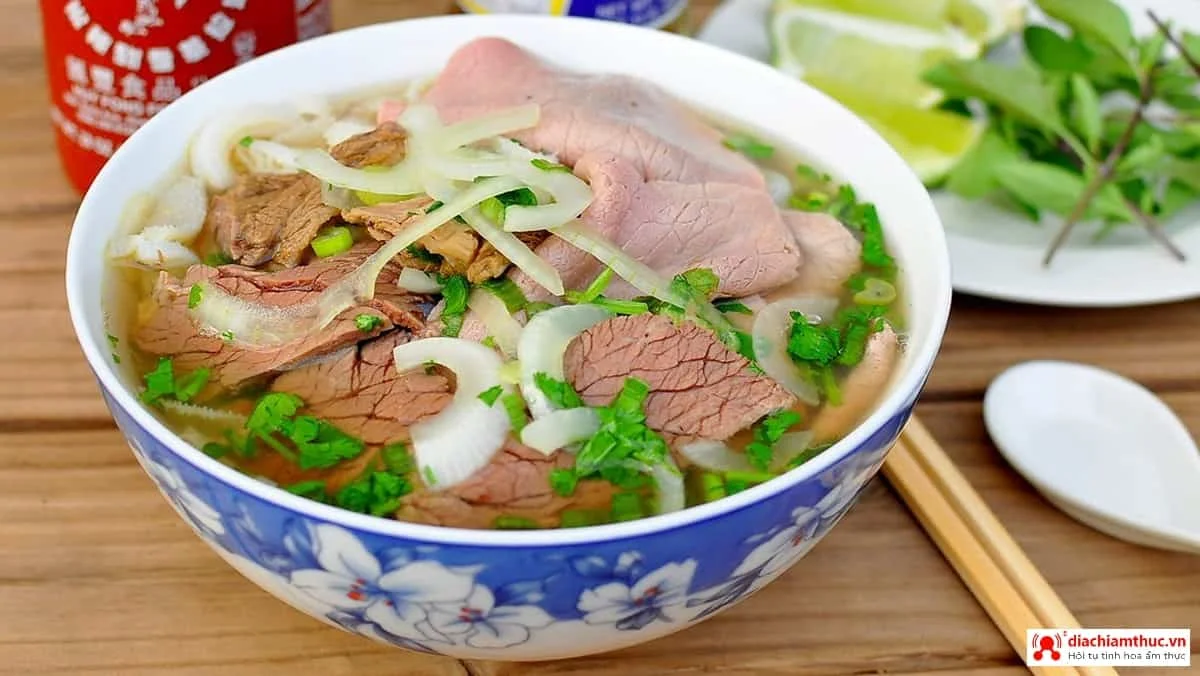 Tiệm ăn Chung Thuận gần Thác Voi Tiệm ăn Chung Thuận gần Thác Voi