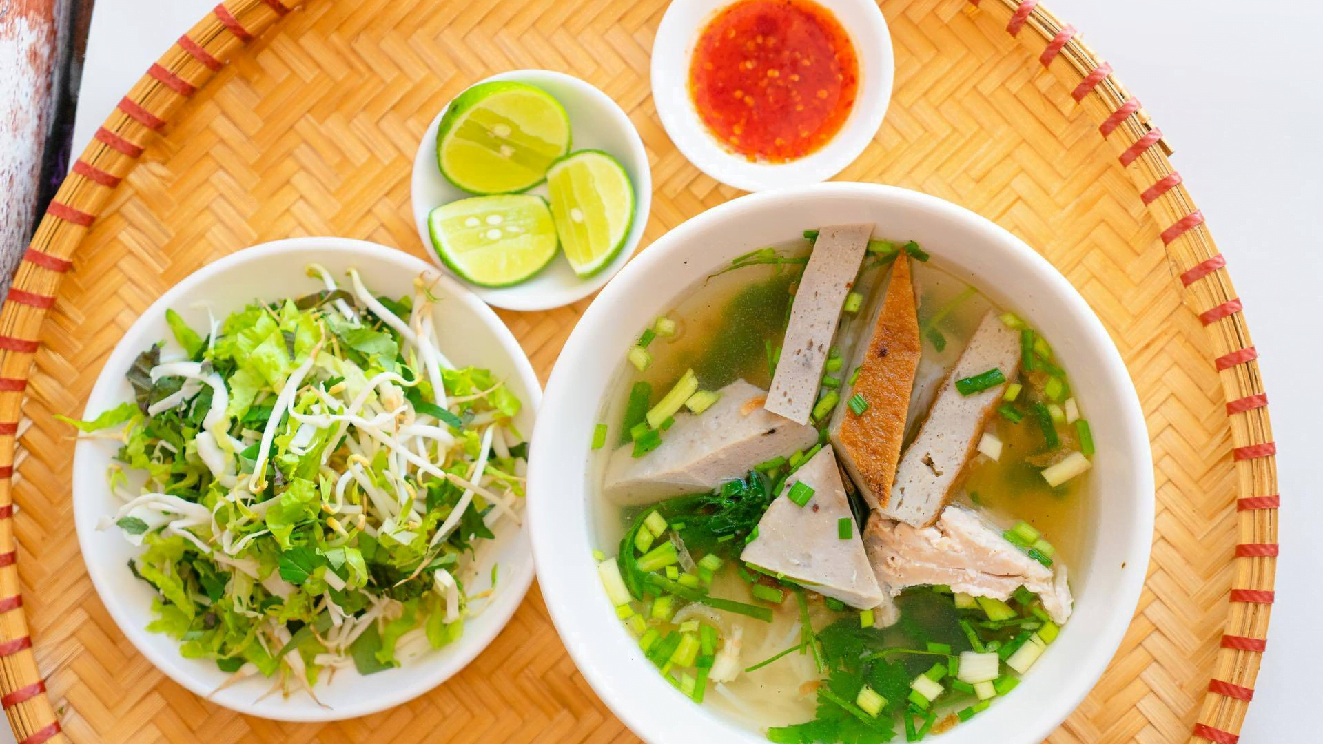 Đặc sản miền Trung: Top 15 món ăn đặc trưng của miền Trung nhất định phải thử món ăn đặc trưng của miền Trung