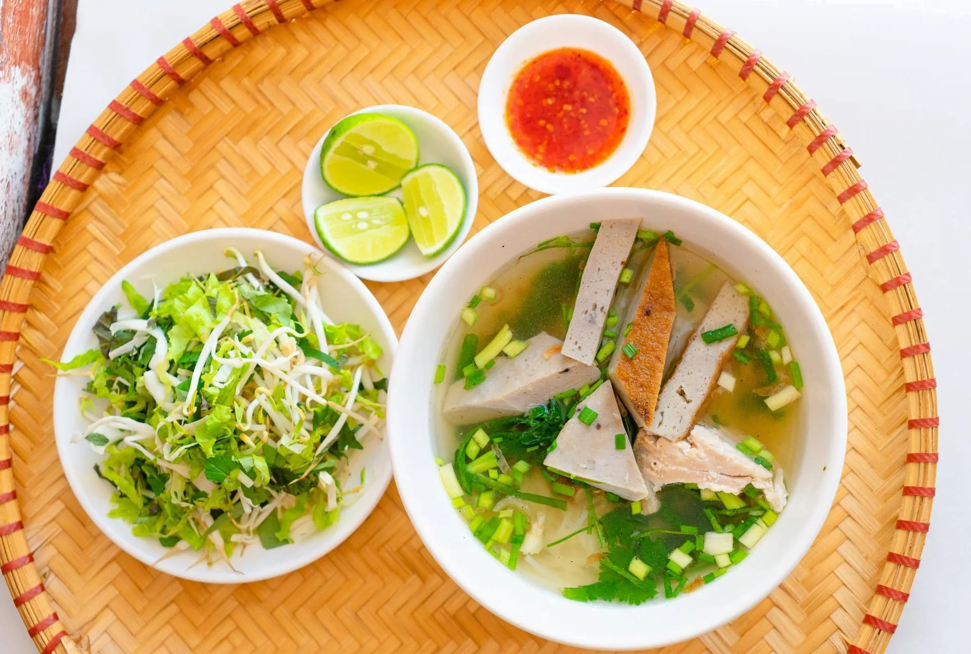 Đặc sản miền Trung: Top 15 món ăn đặc trưng của miền Trung nhất định phải thử món ăn đặc trưng của miền Trung