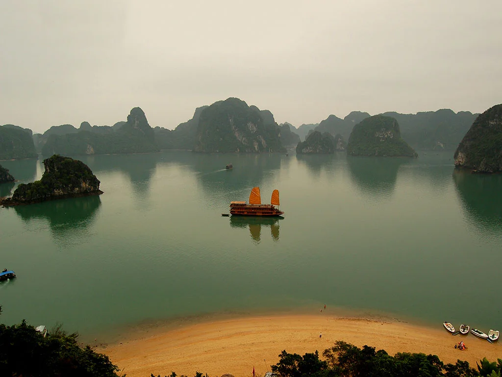 halong-bay-travel