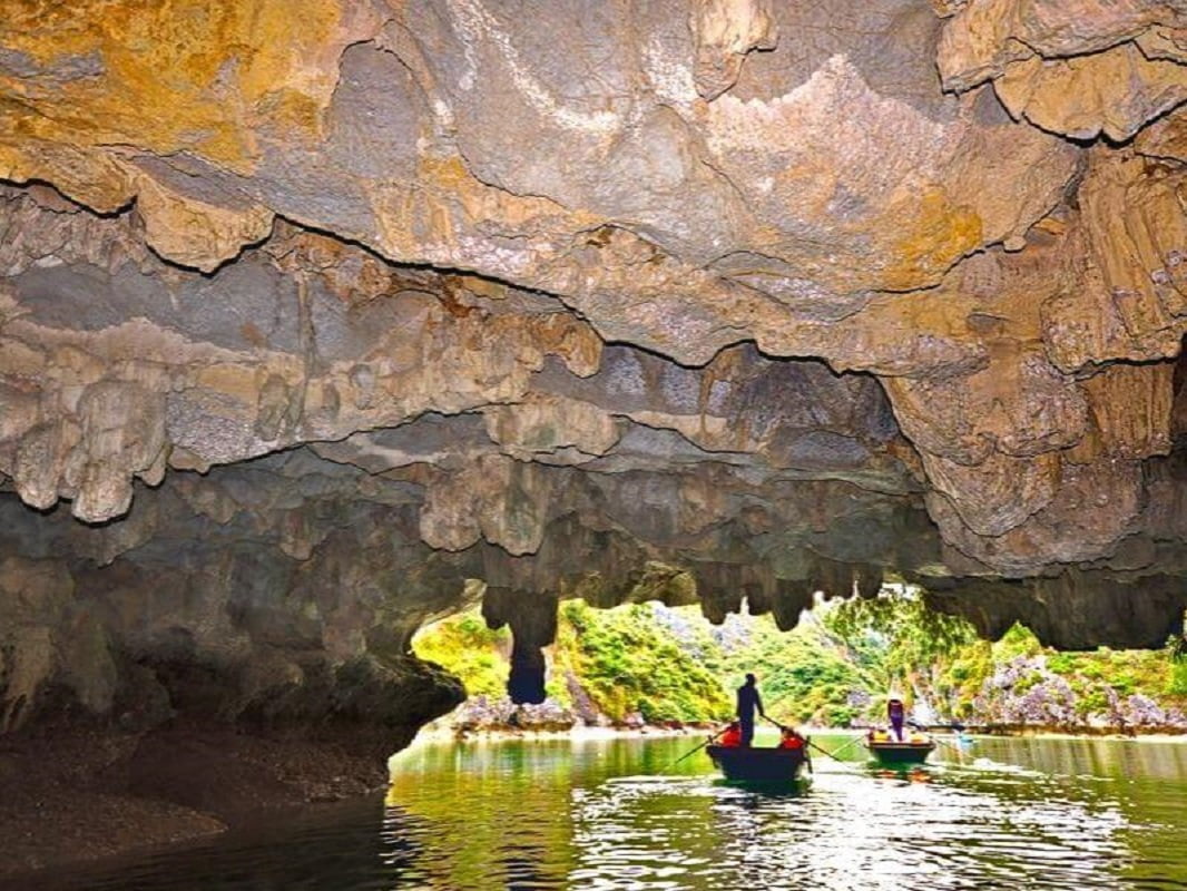 Hang Cả là 1 trong 3 hang thuộc quần thể Tam Cốc Ninh Bình