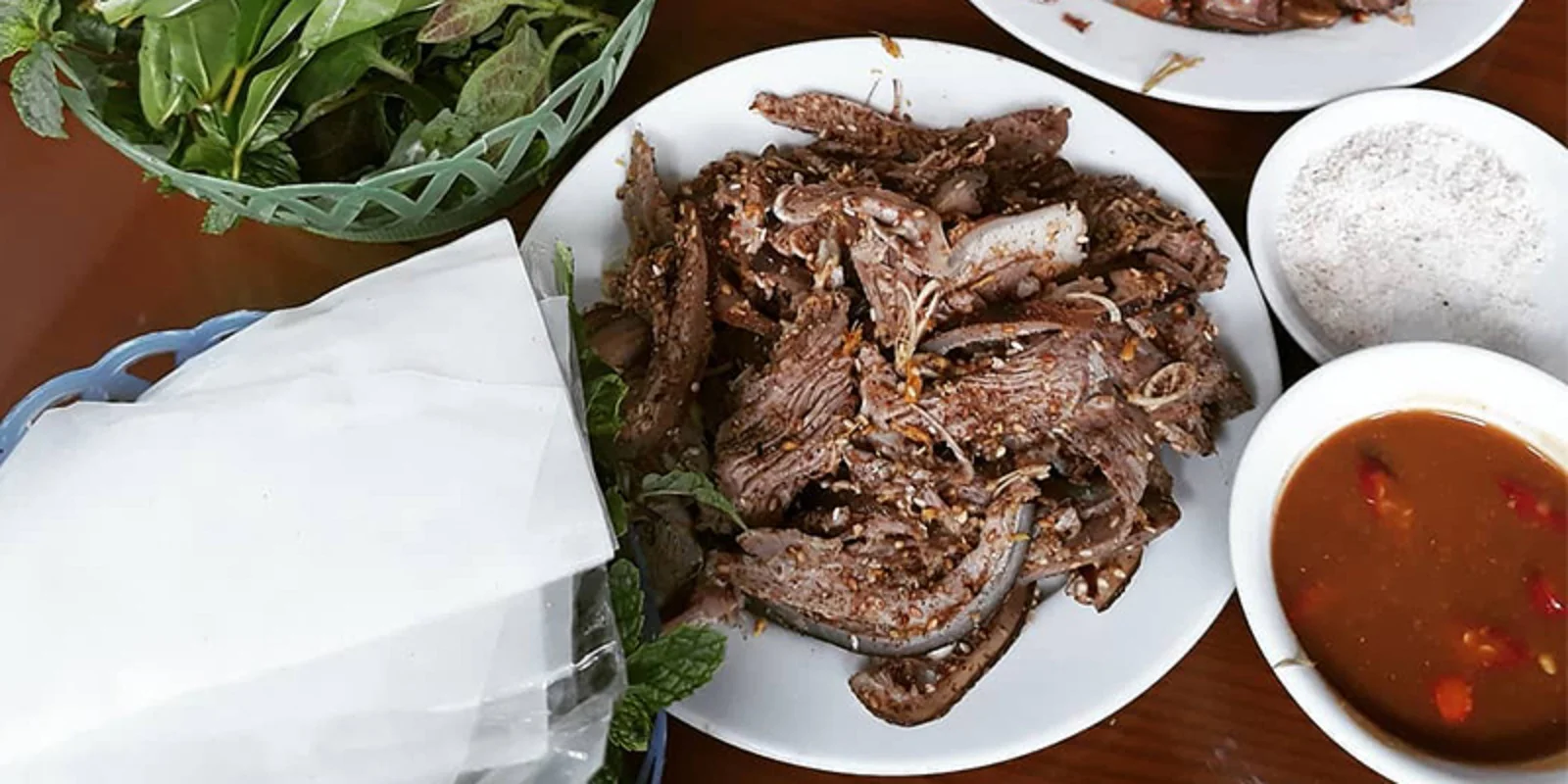 Dê núi xào lăn đặc sản Ninh Bình Dê núi xào lăn đặc sản Ninh Bình