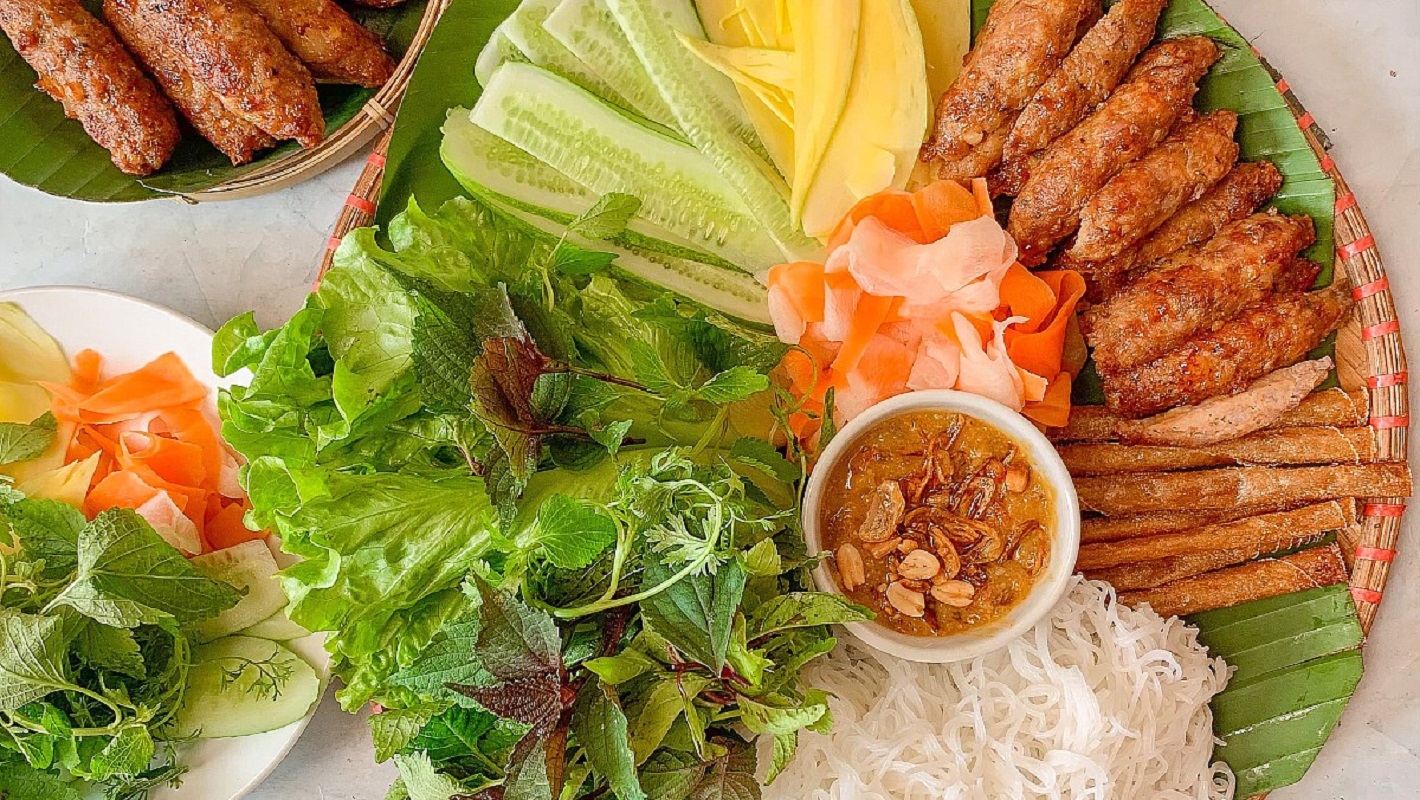 Nem nướng, đặc sản nổi tiếng của Nha Trang