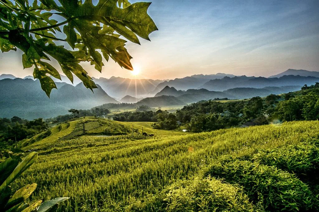 Bản Đôn gần đỉnh Pù Luông Bản Đôn gần đỉnh Pù Luông