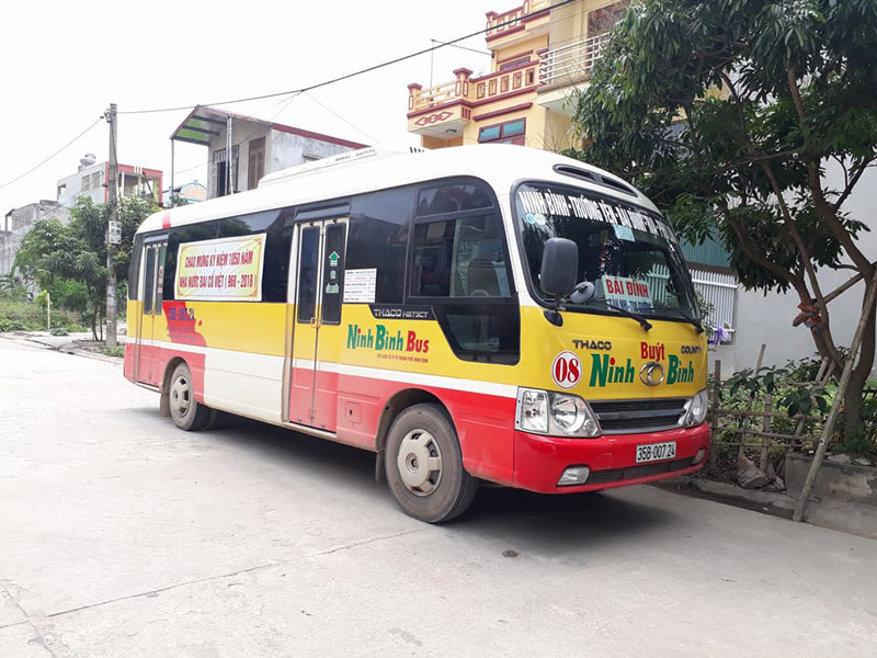 Xe bus đi đến bến xe Ninh Bình