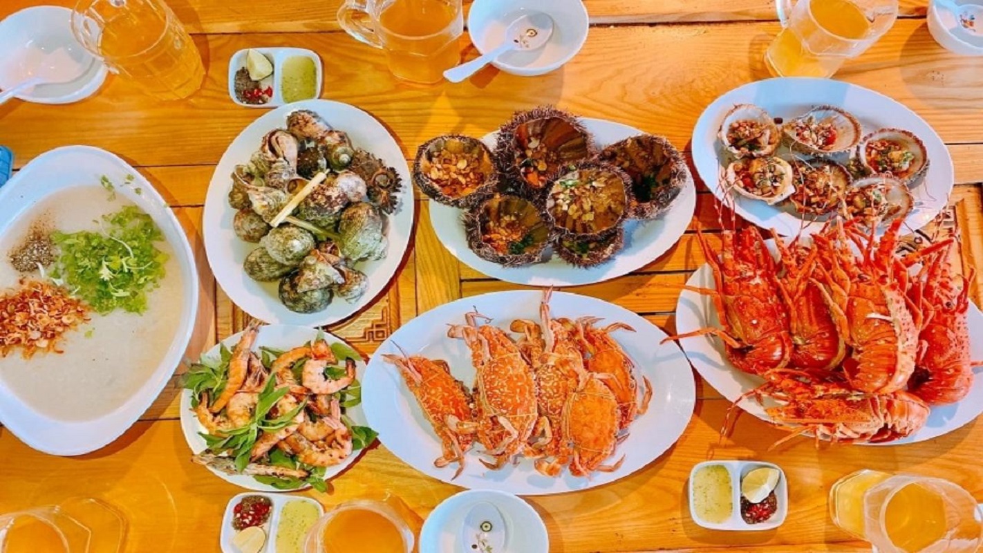 Các món hải sản phong phú khi đến đi du lịch tự túc đảo Bình Hưng
