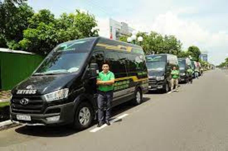 Đội ngũ tài xế chuyên nghiệp của Limousine Hà Nội Ninh Bình