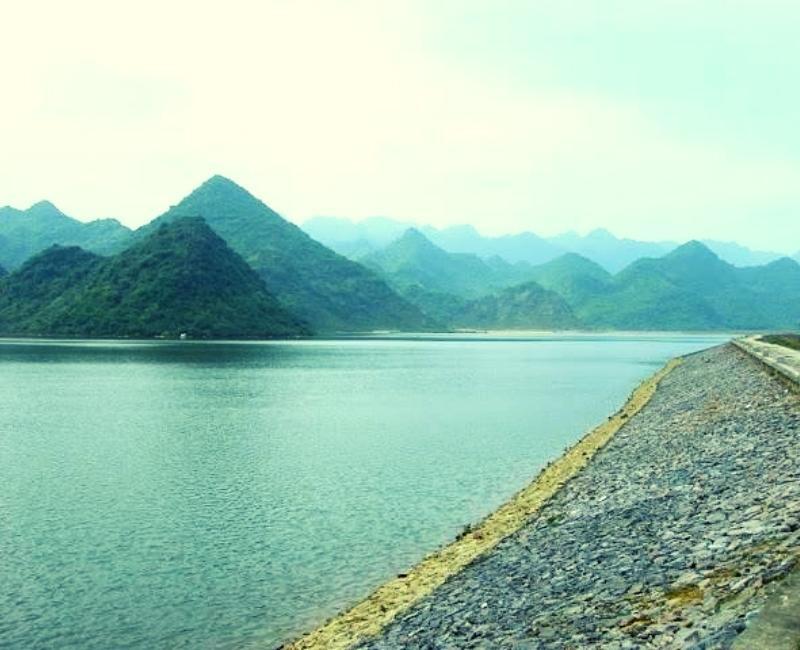 Hồ Yên Quang