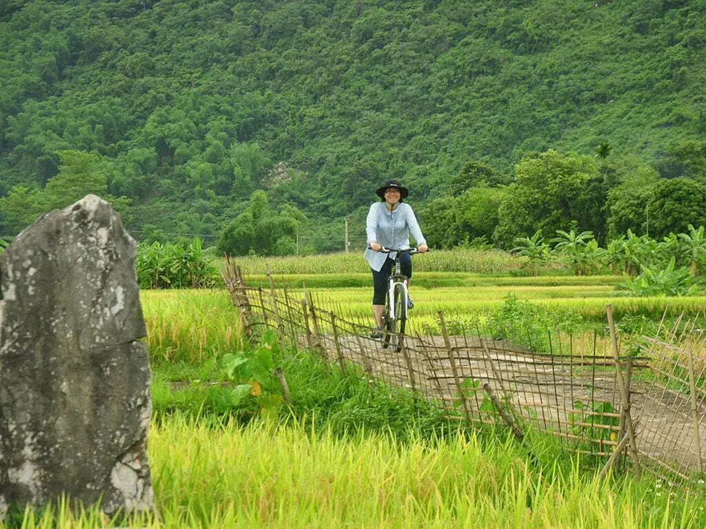 Cycling tours in Pu Luong 
