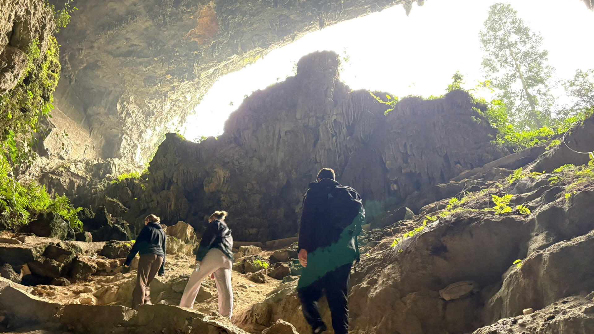 pu luong cave trekking tour 2